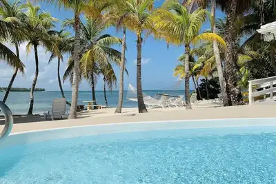 Image de Amazing Sunset, Beachfront, Waterfront, Gorgeous Ocean Views with Private Pool