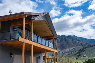 Image de Yellowstone Park Riverfront Chalet