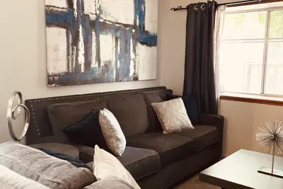 Image de Blue Oasis right off the Freeway I5!