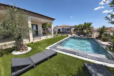 Image de Magnifique villa avec piscine sécurisée proche des plages