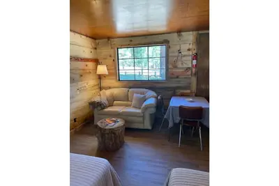 Image de Country cabin getaway for a crowd in the pines of Alpine Az