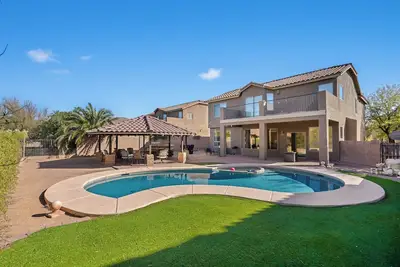 Image de Beautiful large Tucson Gem with your own Pool!