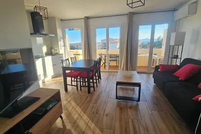 Image de T2 climatisé à 300m de la plage