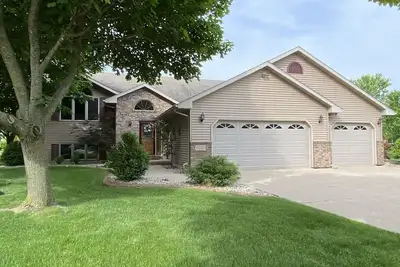 Image de 2. 5 miles from Eaa Airventure