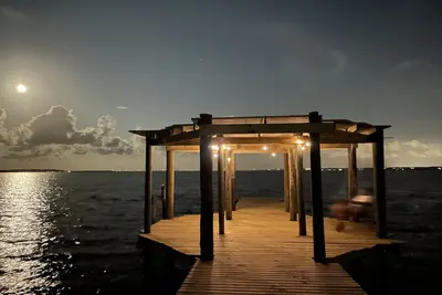 Image de Newly built house located on the bay