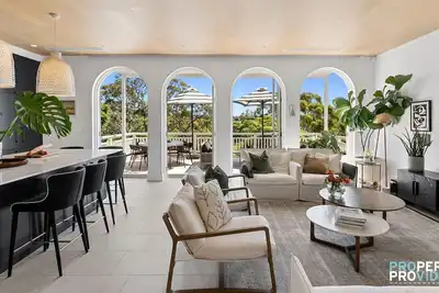 Image de Luxury Views 5 Bedroom Home in Mosman with a Pool