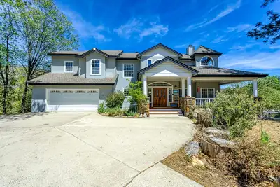 Image de Mountainside home, dog-friendly, with hot tub, fireplace, washer/dryer & WiFi