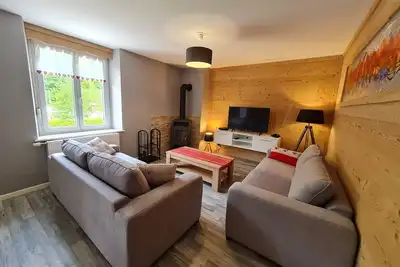 Image de Charmant appartement 85 m² près des pistes, terrasse et parking privé, équipements complets.