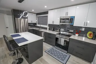 Image de Very Convenient 5 Br in quite neighborhood