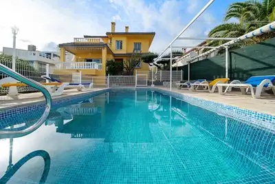 Villa Amador avec vue sur mer, piscine et Wi-Fi.