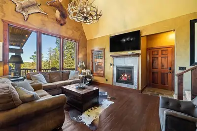 Image de Hitchin Post - Firepit, Ac, hot tub, Access to Pool!