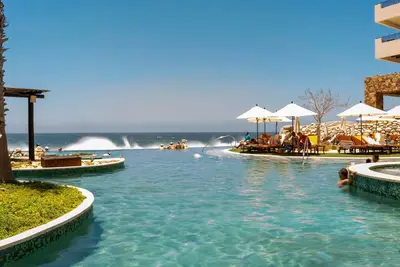 Image de Elite luxury Ocean front condo with private golf and resort access