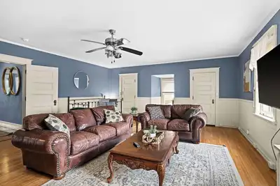 Image de Historic 1200sqft Luxury Ballroom Suite