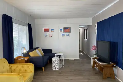 Image de Charming 2-bdrm house 1 min walk to the river!