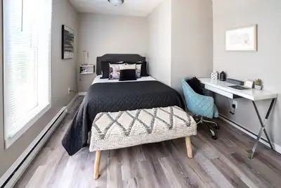 Image de Stay on Spring #6 • 2br Hotel-Style Apt • Downtown