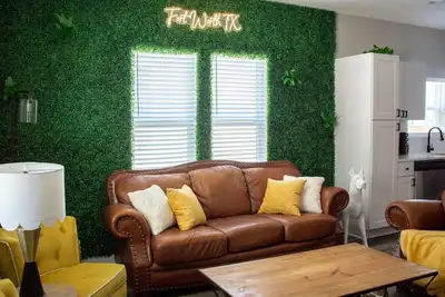 Image de Attractive 2 Bedroom Cottage Centrally Located with Fire Pit