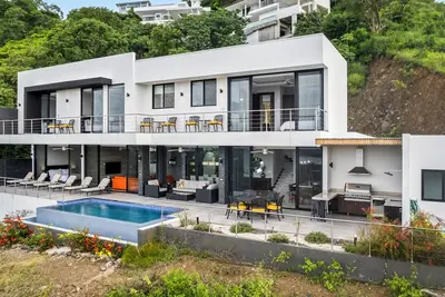 Image de Heated Pool - 4 King Bedrooms w/Smart TVs - Bbq