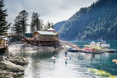 Cabines privées sur l'île à distance dans Scenic Cove. Kayak!