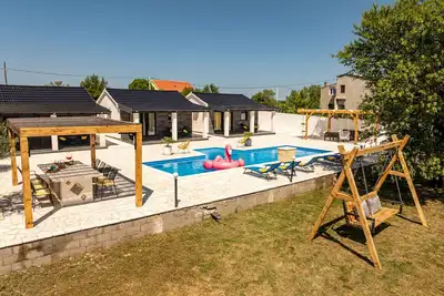 Image de Uniqe Villa-V with a large pool