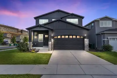 Image de Location! Huge Modern House 3ba/3br Bluffdale