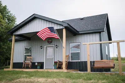 Image de Little House on Dairy- Near Ark- Feed Grain to Calves and Goats