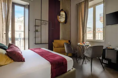 Image de Apartment 50 meters from the Caracciolo seafront
