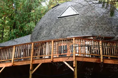 Image de Mystical Geodesic Dome Fairyland in Cool, Shady Forest with Creek & Waterfall