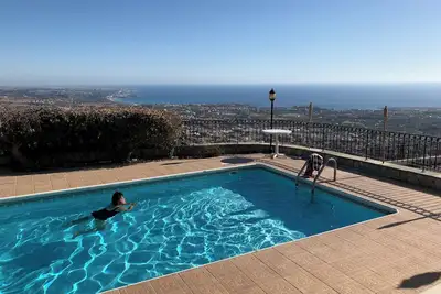 Villa avec piscine chauffée privée 4X8m / Vue Paradisiaque mer et montagne