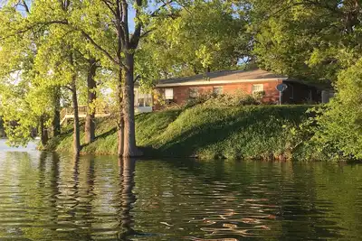 Image de Best Spot on the Lake With Panoramic lake Views. Pontoon boat rental available