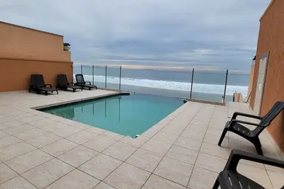 Image de Beach Front with Pool, Piano, Pool Table, Bar and Beach Access