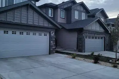 Image de Cozy 2 Bedroom Guest suite with Private Entrance