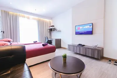 Image de Netflix - Games - Chill | Ramada Suites Twin Bed