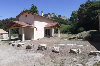 Image de Gite au milieu des montagnes dioise