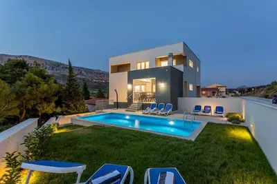 Image de House with sauna, , jacuzzi, pool