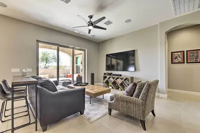 Image de Hot Tub: Home on Public Golf Course in Goodyear!