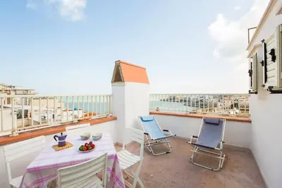 Image de Vieste: Scalinatella At SEApanoramic, central, 3-minute walk to the beach