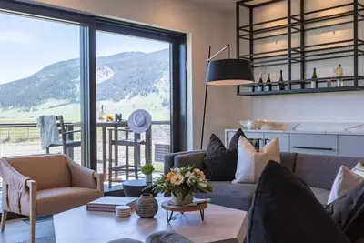 Image de 402 Hidden Hollow Luxury Townhome on Elk Refuge