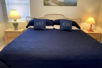 Image de Beach Cottage - walk to Gulf - Sleeps up to 8