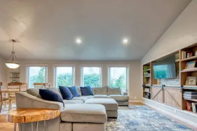 Image de 🏃‍♀️🌎 Minutes to Hayward | Oakway Restaurants & Shops