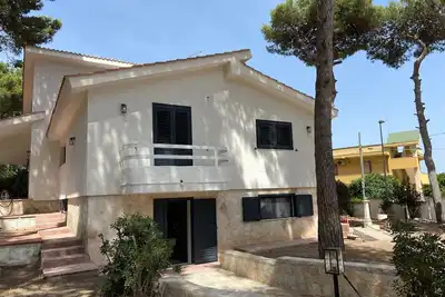 Image de Apartment in villa nestled in pine forest a few steps from the sea