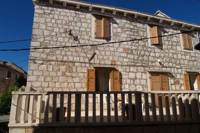 Image de Garçonnière avec la terrasse Sutivan, Brac (As-719-a)