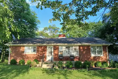 Image de Charming Brick Ranch in horse heaven! Just 13 mins to Kentucky Horse Park.