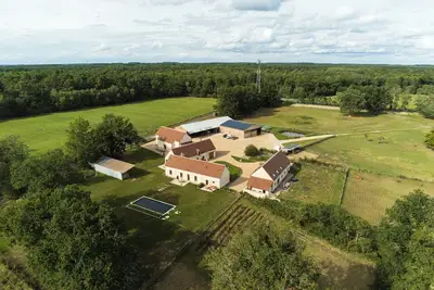 Image de 4 gîtes avec piscine en Sologne