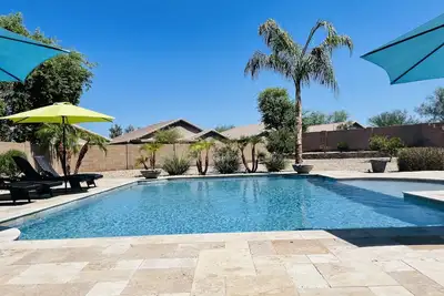 Image de Valley Of The Sun Desert Oasis w/ Private Pool/ Hot Tub. Close To Everything!