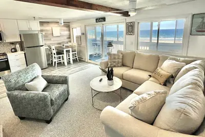 Oceanfront, private porch, unobstructed amazing panoramic views of Atlantic Ocean