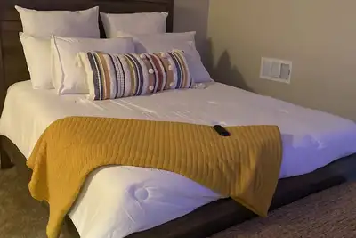 Image de Cozy 2 bedroom condo w/pool table