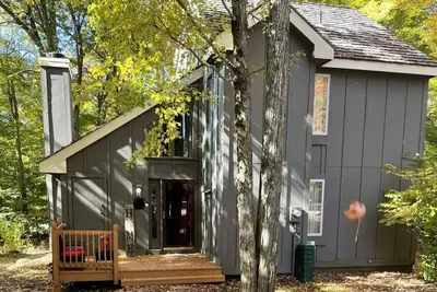 Image de Cozy Getaway located on Jack Frost Mountain with private lake club access