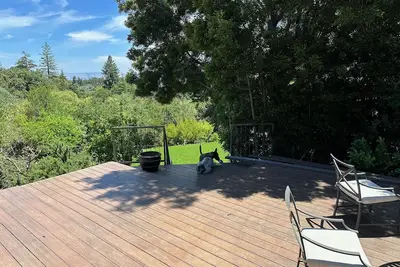 Image de Beautiful Cottage in the Heart Of Silicon Valley with Amazing Views!