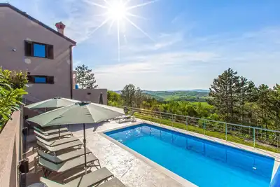 Image de Superbe maison à Gracisce avec sauna