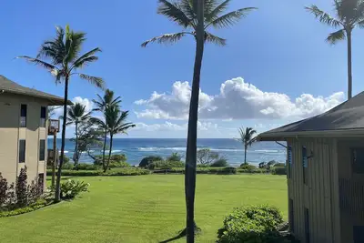Image de Ocean View, Beachfront Townhouse 2bd/2ba/2 lanai